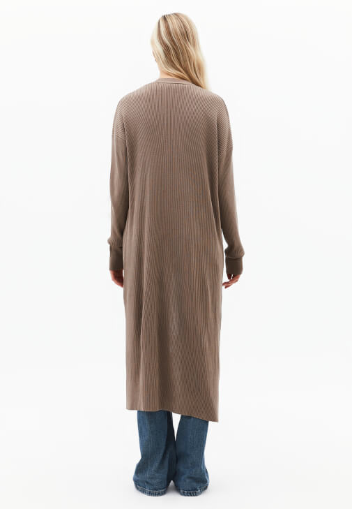 Triko Hırka ve Bootcut Pantolon Kombini