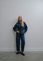 Denim Tulum ve Ayakkabı Kombini