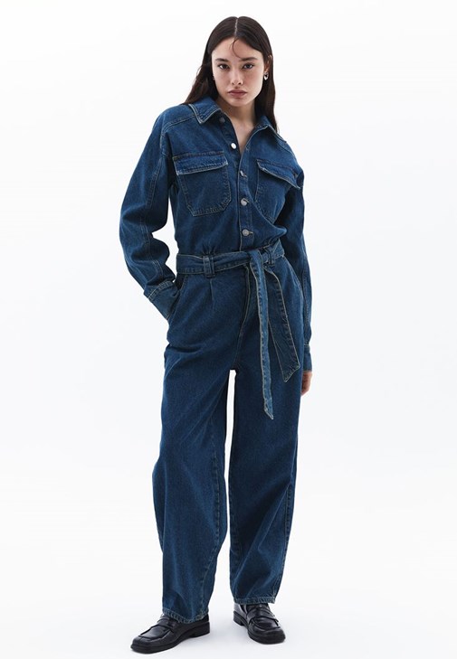 Denim Tulum ve Ayakkabı Kombini