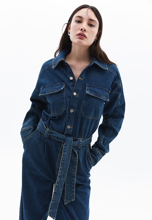 Denim Tulum ve Ayakkabı Kombini