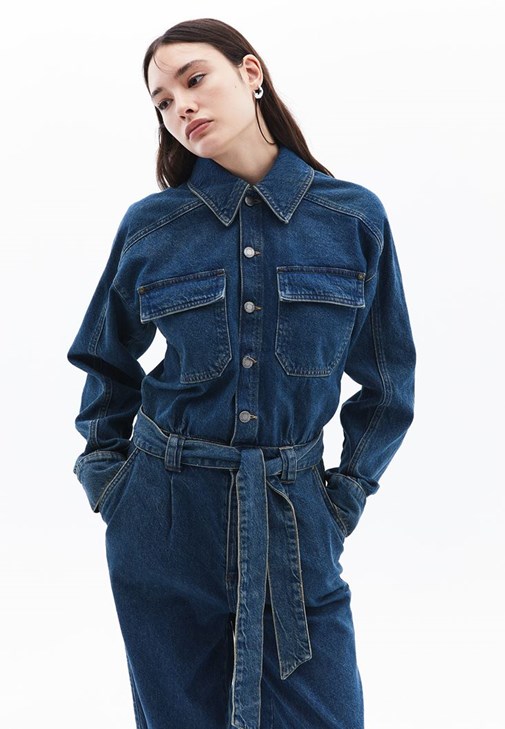Denim Tulum ve Ayakkabı Kombini