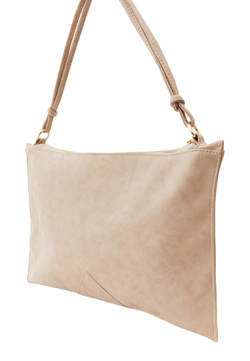 Pelerinli Trençkot ve Pantolon Kombini