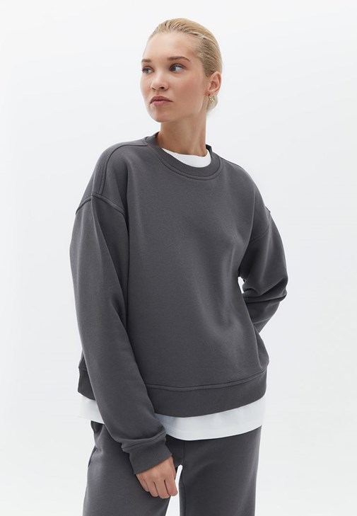 Sıfır Yaka Sweatshirt ve Pantolon Kombini