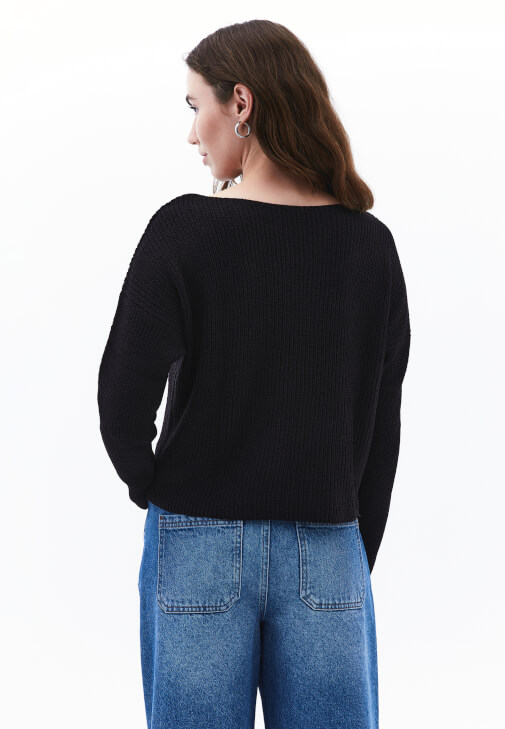 Bot Yaka Kazak ve Bermuda Şort Kombini