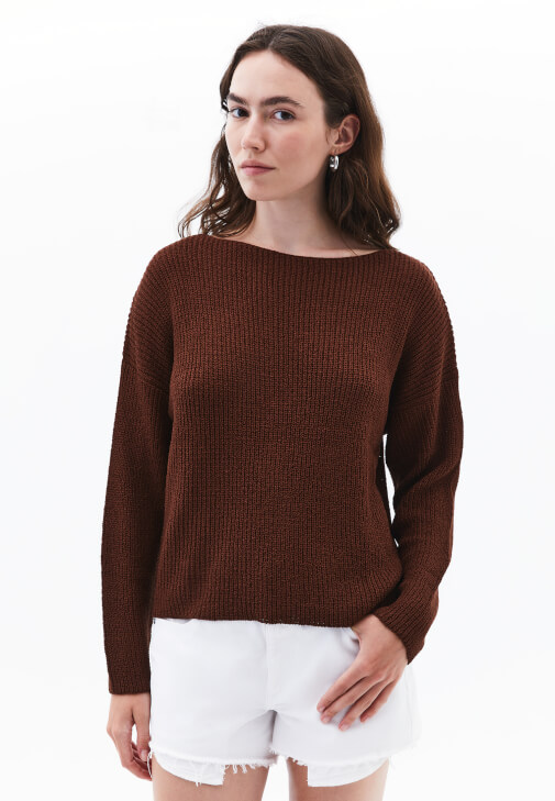 Triko Kazak ve Mini Şort Kombini