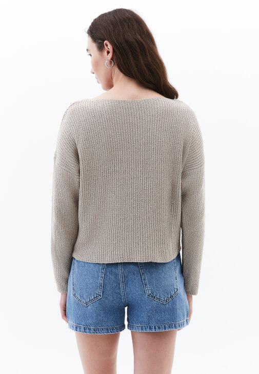 Bot Yaka Kazak ve Tencel Şort Kombini