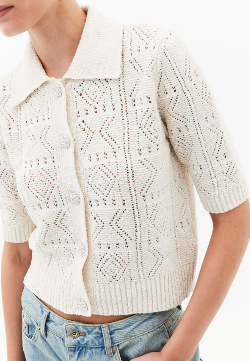 Triko Hırka ve Bol Paça Denim Kombini