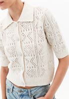 Triko Hırka ve Bol Paça Denim Kombini