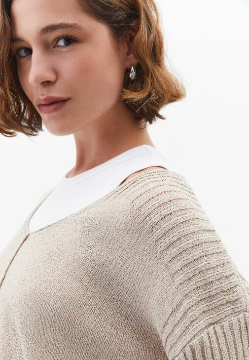 V Yaka Kazak ve Baggy-Fit Pantolon Kombini