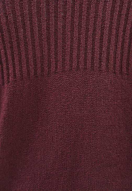 V Yaka Triko Kazak ve Kadife Pantolon Kombini