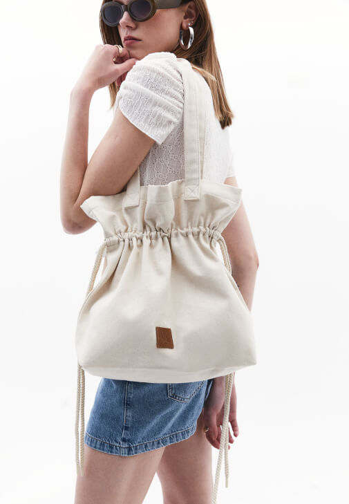 Krem Büzgülü Kol Çantası