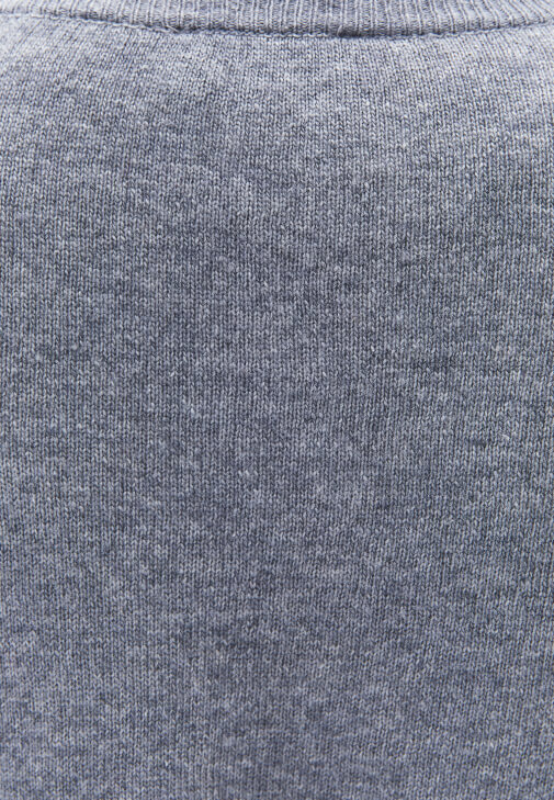 Yünlü Kazak ve Pantolon Kombini