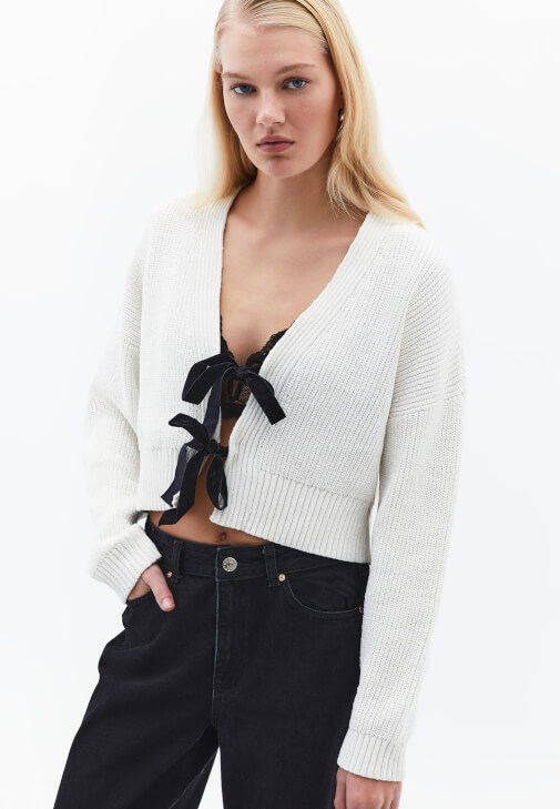 Krem Kurdele Detaylı Hırka