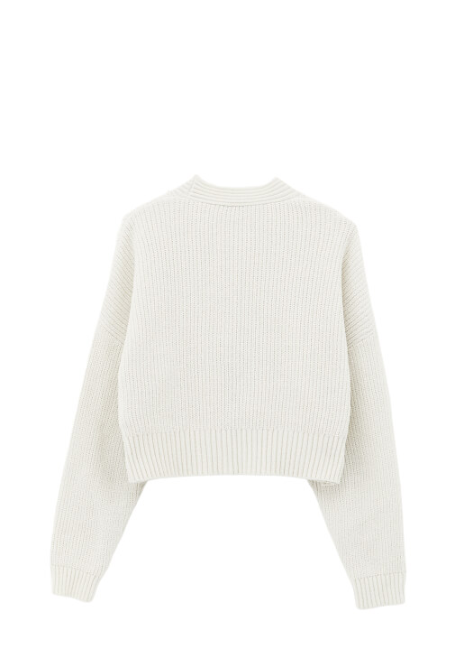 Kurdele Detaylı Hırka ve Denim Kombini