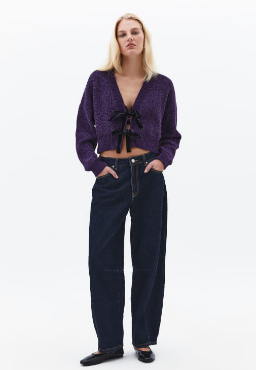  Kurdeleli Hırka ve Barrel-Fit Pantolon Kombini