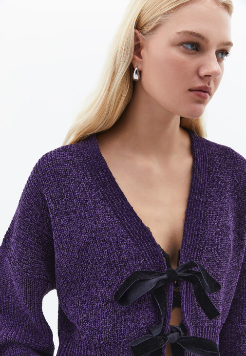 Kurdeleli Hırka ve Barrel-Fit Pantolon Kombini