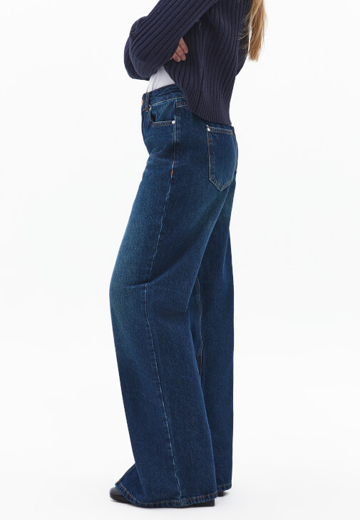 Orta Bel Pantolon ve Yünlü Ceket Kombini