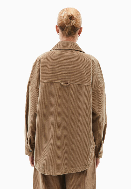 Kadife Gömlek ve Barrel-Fit Pantolon Kombini