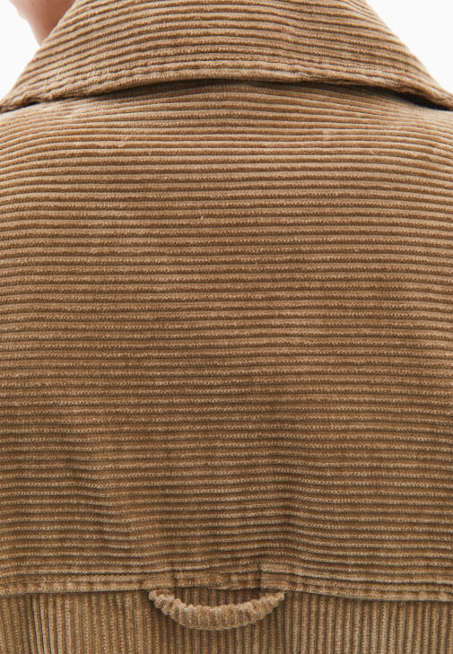 Kadife Gömlek ve Barrel-Fit Pantolon Kombini