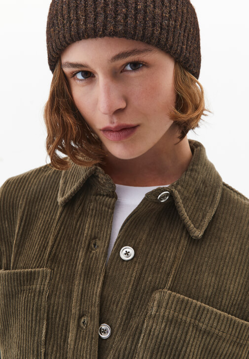 Kadife Gömlek ve Denim Pantolon Kombini