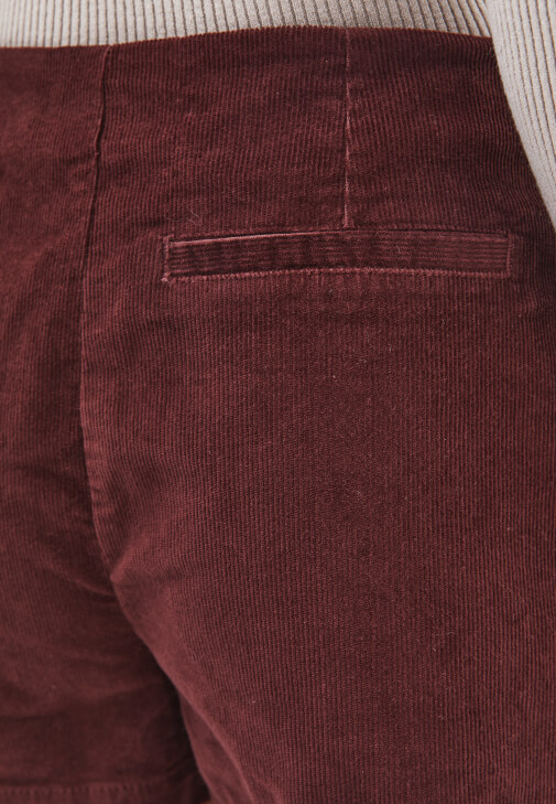 Şort Etek ve Crop Ceket Kombini