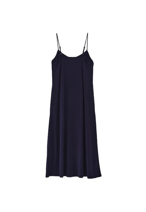 Modal Elbise ve Spor Ayakkabı Kombini