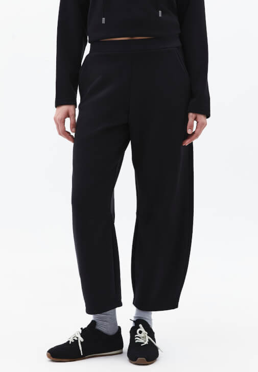 Modal Barrel-Fit Pantolon ve Sweatshirt Kombini