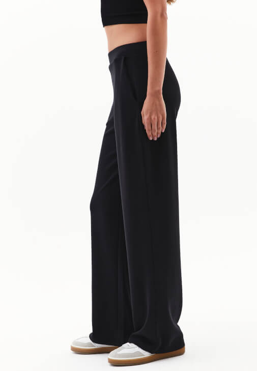 Modal Pantolon ve Crop Top Kombini