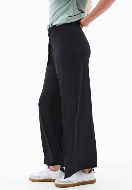 Culotte Pantolon ve Modal Tişört Kombini