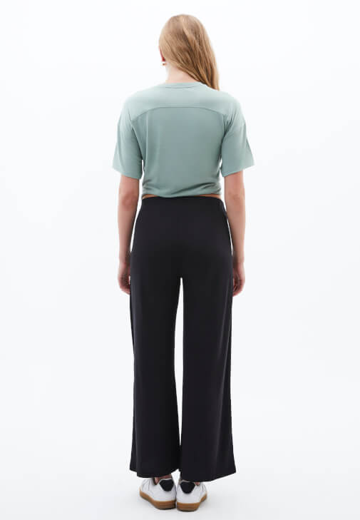 Culotte Pantolon ve Modal Tişört Kombini