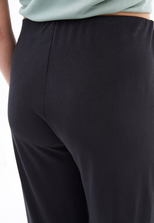 Culotte Pantolon ve Modal Tişört Kombini