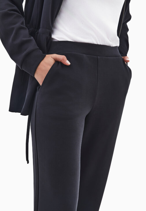 Straight-Fit Pantolon ve Modal Atlet Kombini