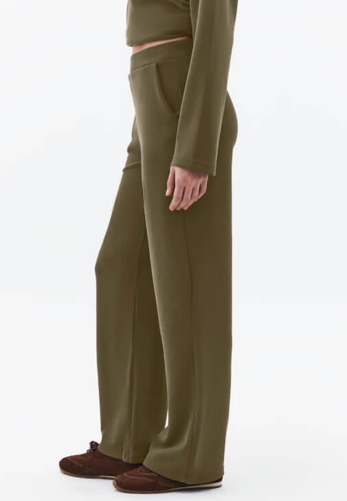 Modal Pantolon ve Modal Oversize Sweatshirt Kombini