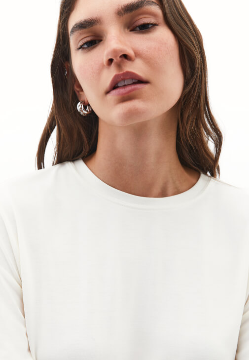 Modal Tişört ve Burgu Detaylı Pantolon Kombini