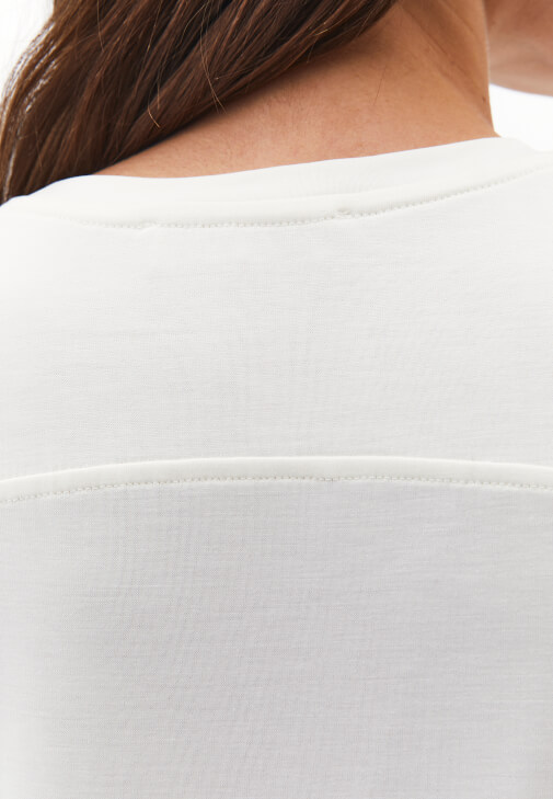 Modal Tişört ve Burgu Detaylı Pantolon Kombini