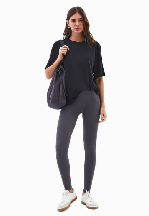 Oversize Modal Tişört ve Tayt Kombini