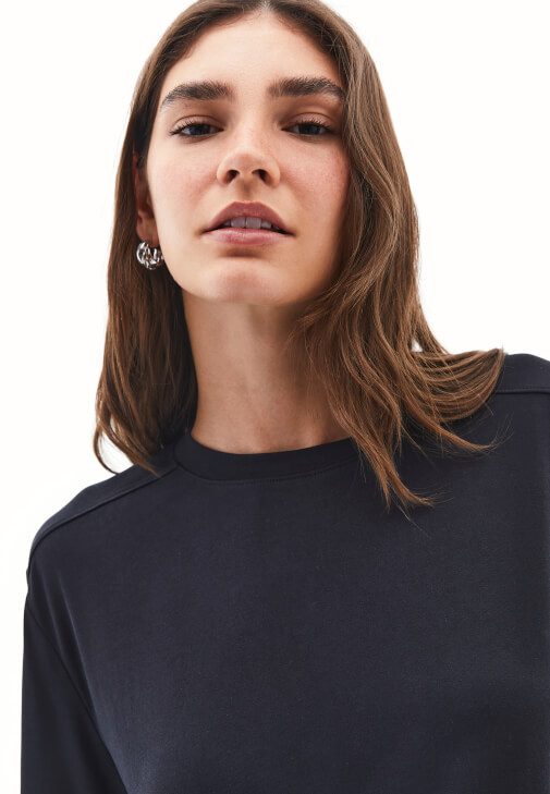 Oversize Modal Tişört ve Tayt Kombini