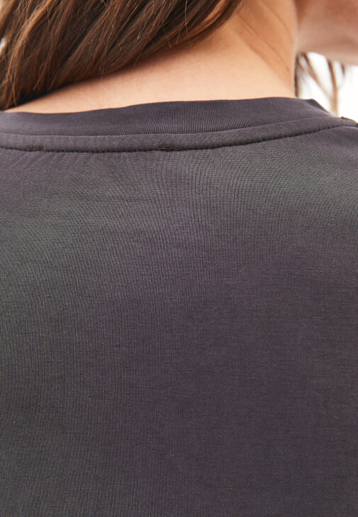 Oversize Tişört ve Modal Pantolon Kombini