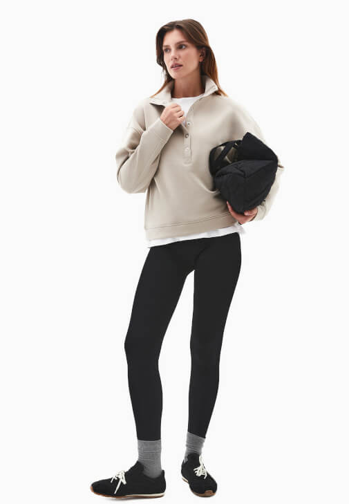 Çıtçıtlı Sweatshirt ve Tayt Kombini