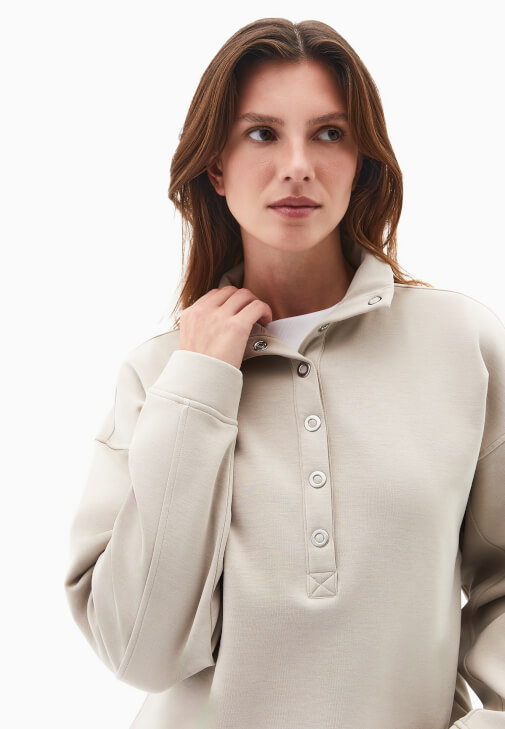 Çıtçıtlı Sweatshirt ve Tayt Kombini