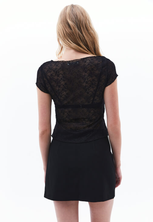 Dantel Tişört ve Etek Kombini