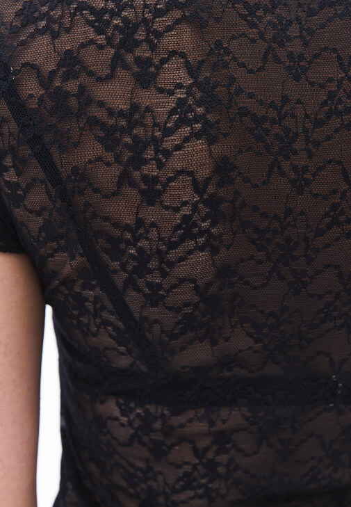 Dantel Tişört ve Etek Kombini