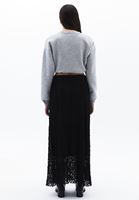 Dantel Etek ve Sweatshirt Kombini