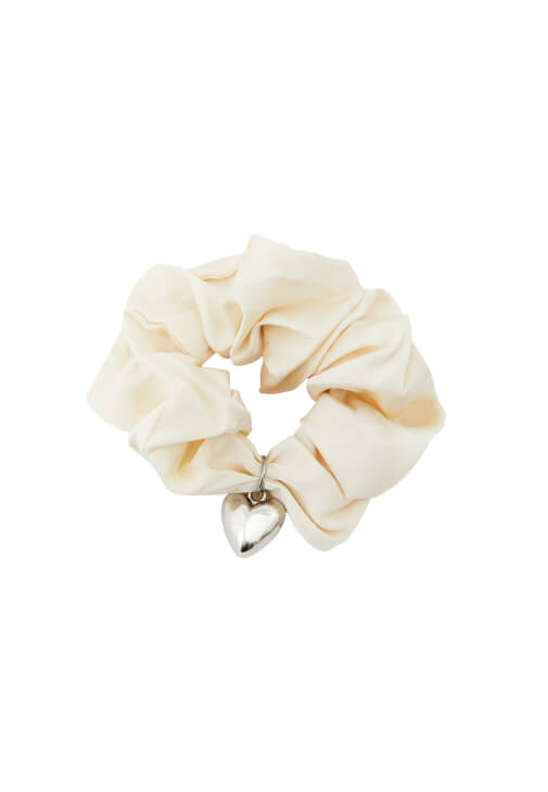 Krem Kalp Detaylı Saç Tokası