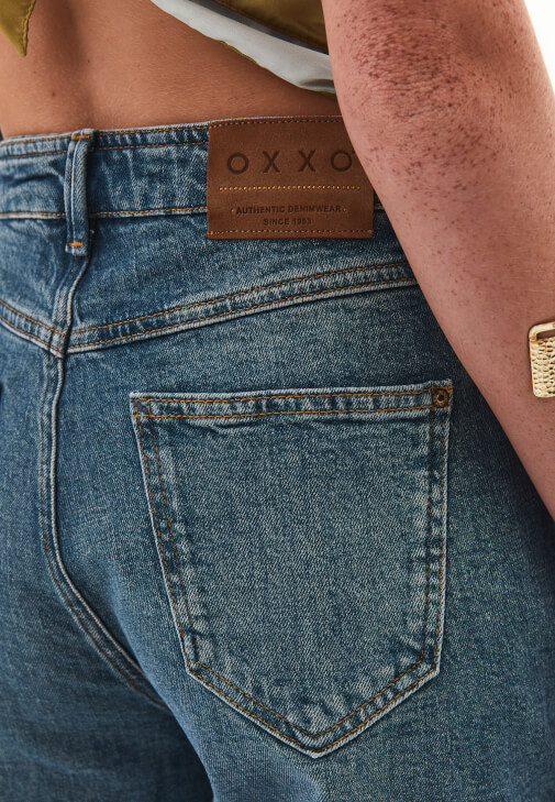 Bootcut Pantolon ve Fular Kombini