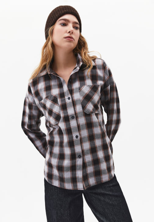 Ekoseli Gömlek ve Şort Etek Kombini