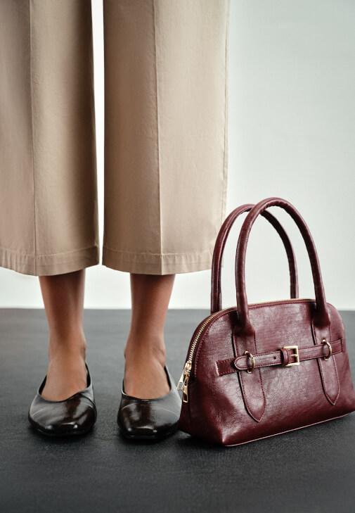  Toka Detaylı Askılı Çanta 