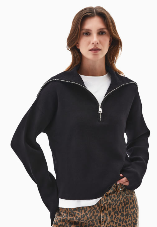 Fermuarlı Kazak ve Leoparlı Pantolon Kombini