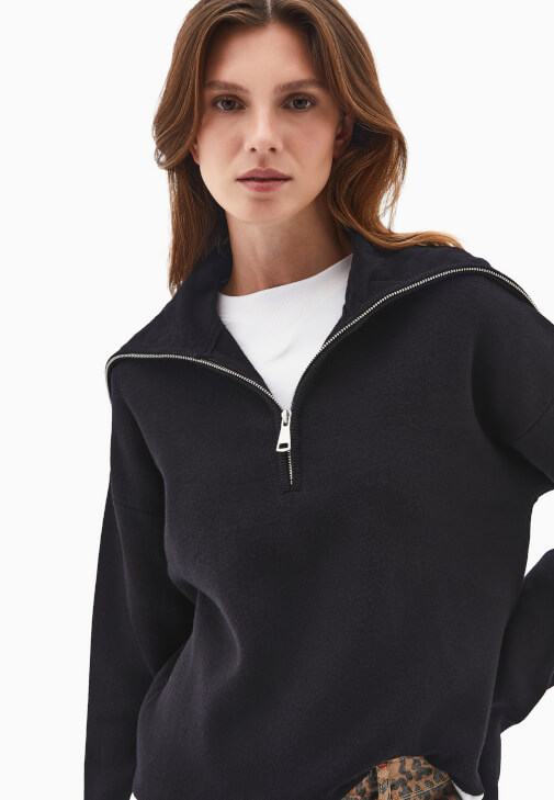 Fermuarlı Kazak ve Leoparlı Pantolon Kombini