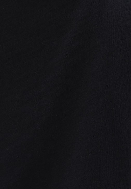 Pamuklu Tişört ve Orta Bel Jogger Pantolon Kombini